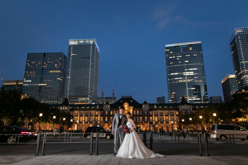 ライトアップされた東京駅