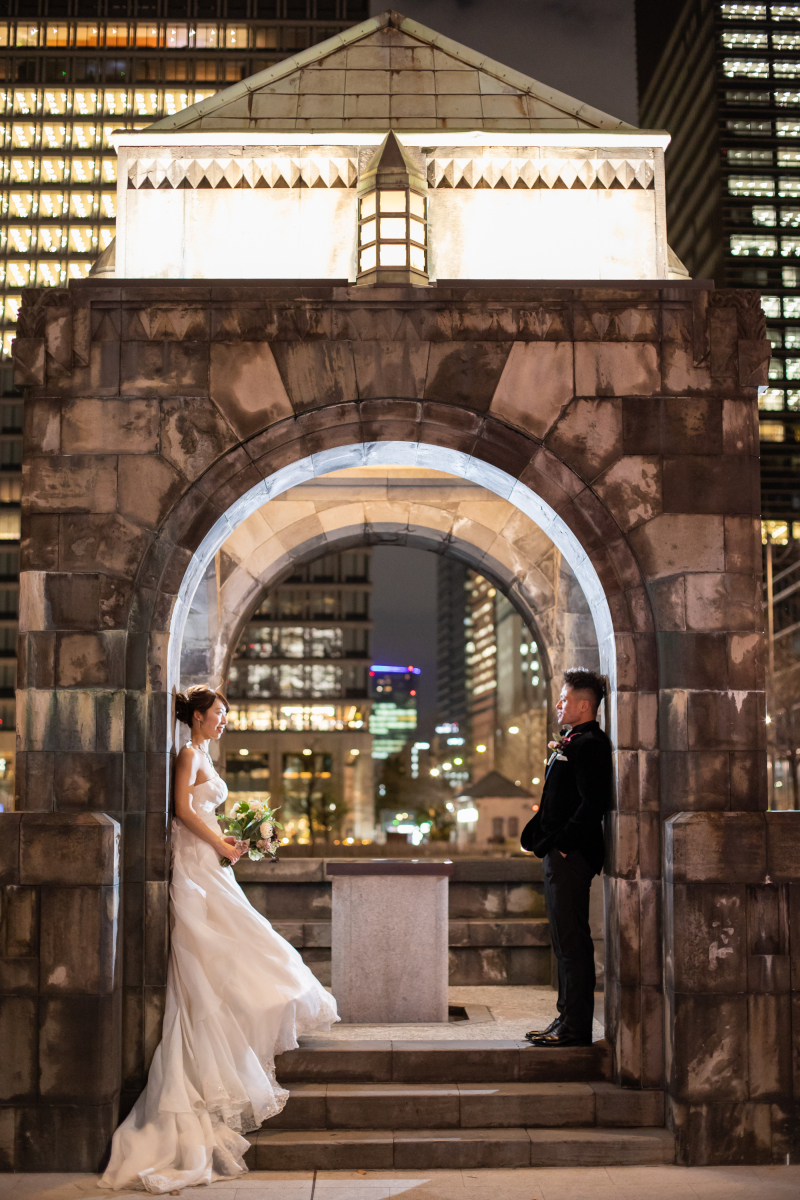 和田倉門で向かい合って…