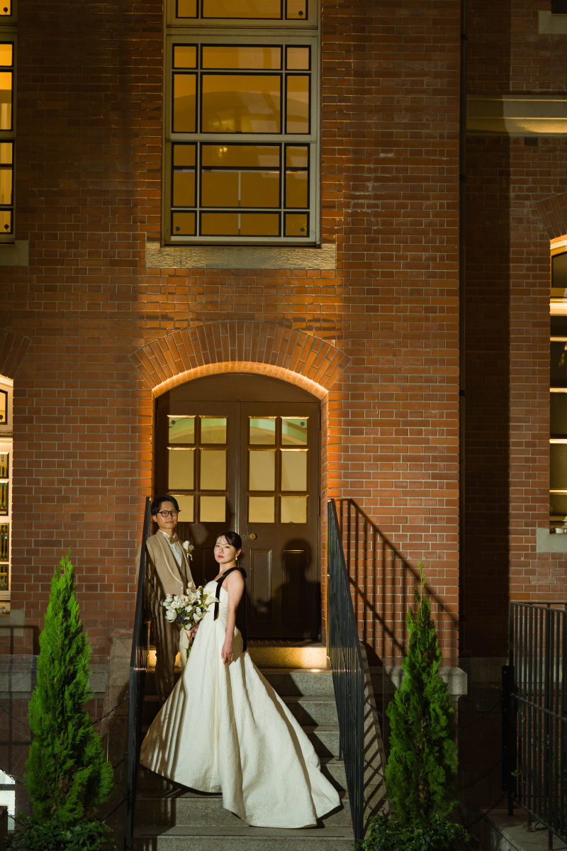 美術館前にて！