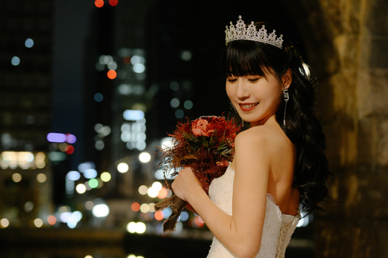 ティアラをつけた新婦様ソロショット