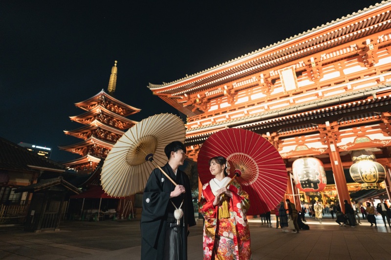 浅草寺の美しいライトアップ