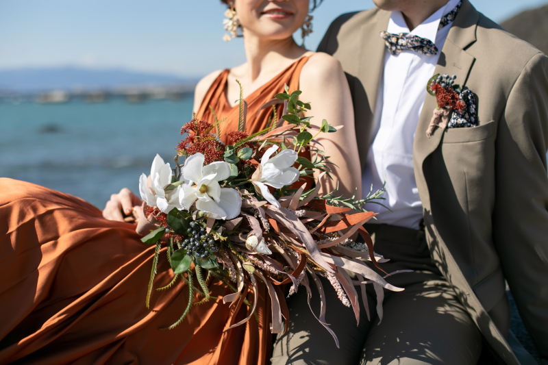 青い海とブーケ