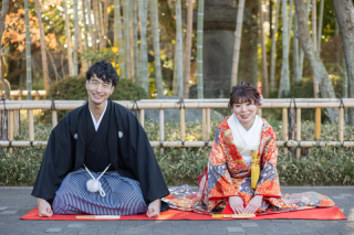 和装の日本庭園から洋装の丸の内へ