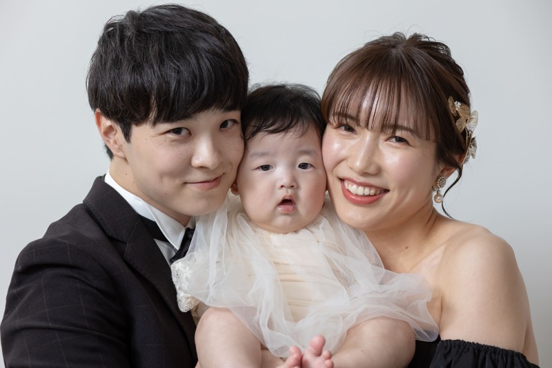 顔を寄せ合って