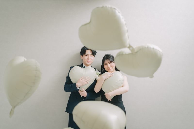 ホワイトのバルーンでキュートに