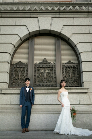 重厚感ある印象的なアール窓を活かして