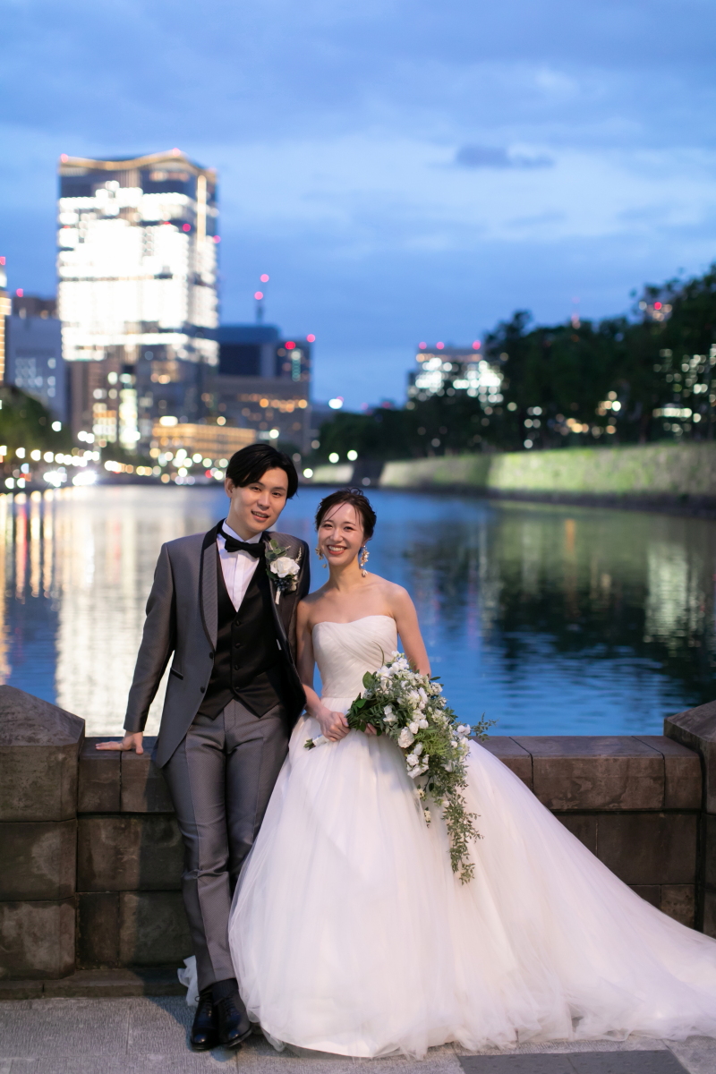 和田倉橋の欄干で