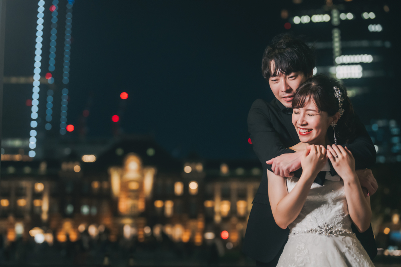 笑顔が素敵なバックハグ