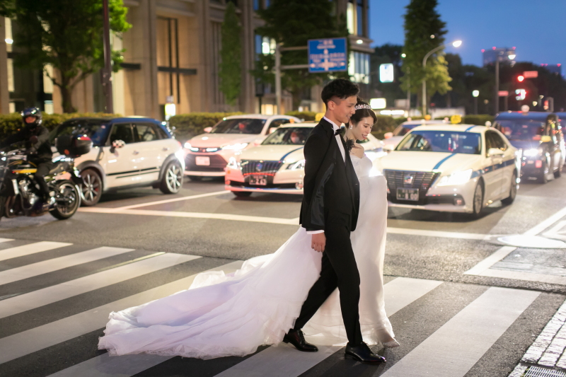 横断歩道を渡りながら