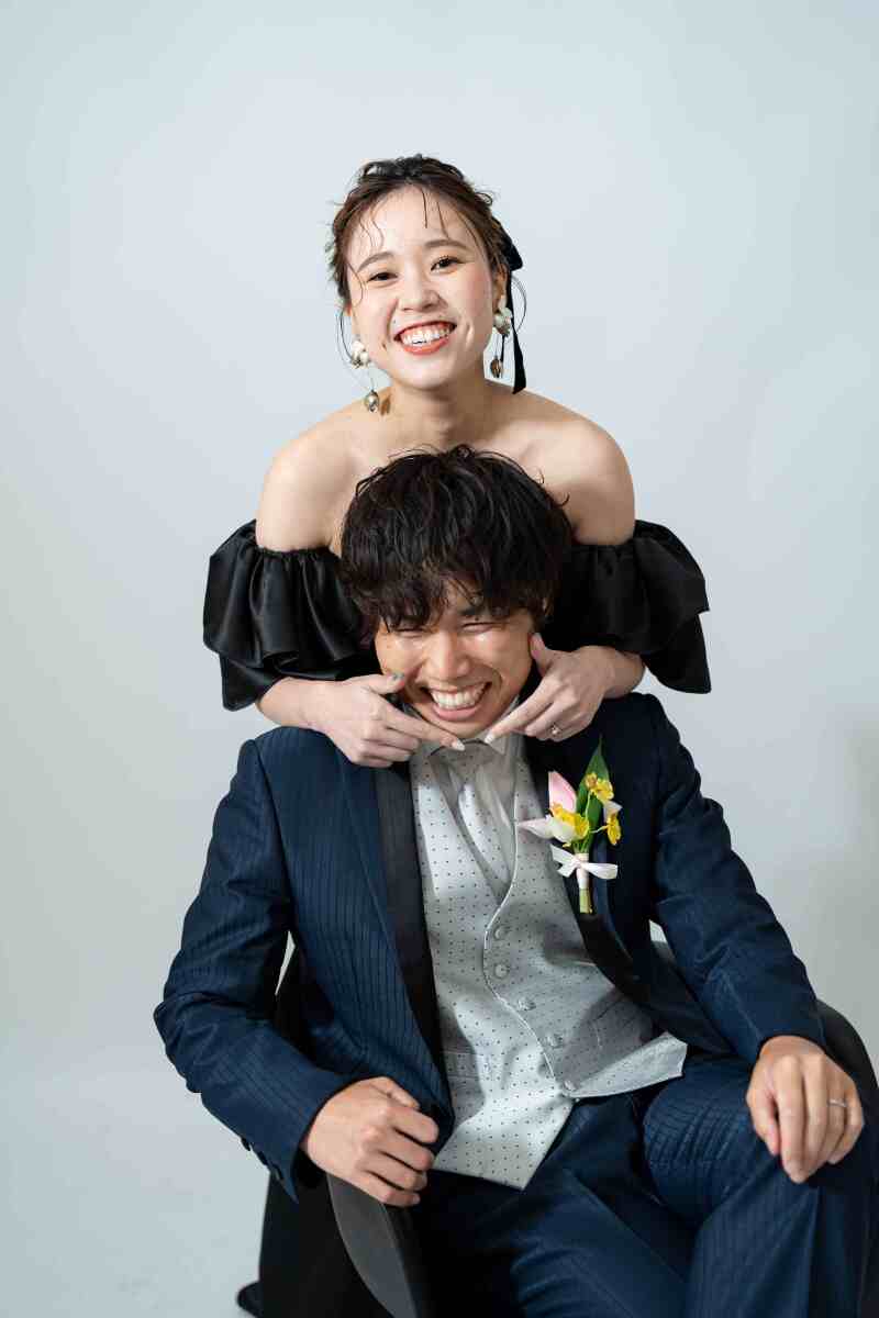 スタジオでは黒ドレスで！