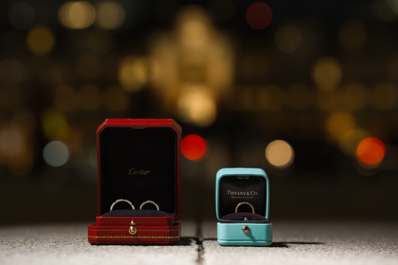 東京駅舎前でも物撮りを！