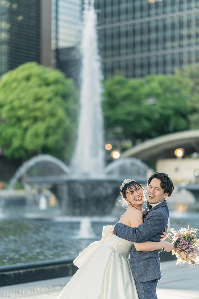 噴水公園で幸せ溢れるショット♡