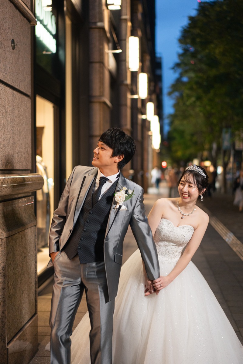 歩きながら自然な雰囲気で