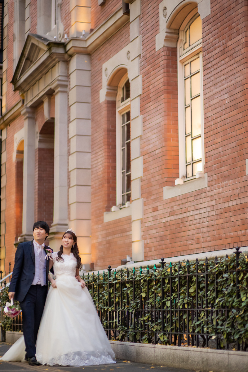 スタジオ撮影も整い、お色直しをして丸の内へ!