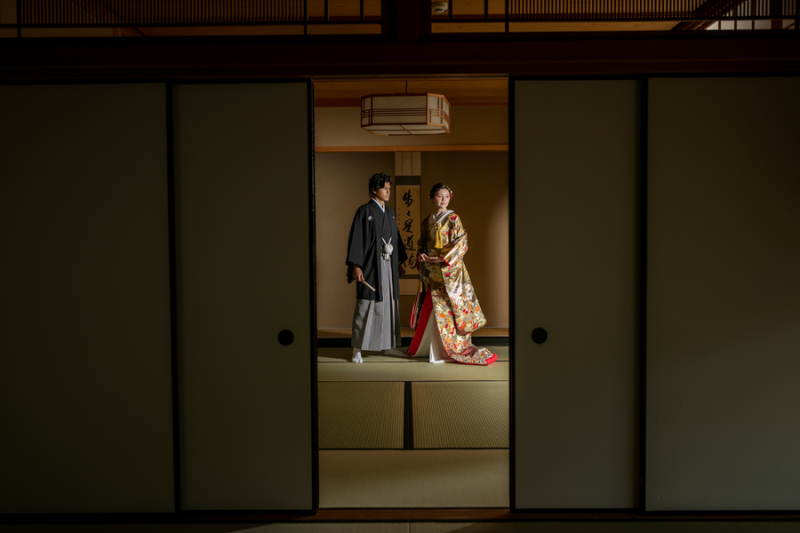 和室にて、襖の向こうのお二人