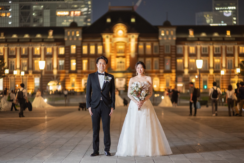 暖かみを感じられるライトアップした東京駅