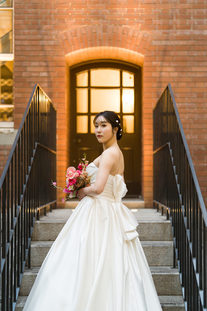 美術館前にて！