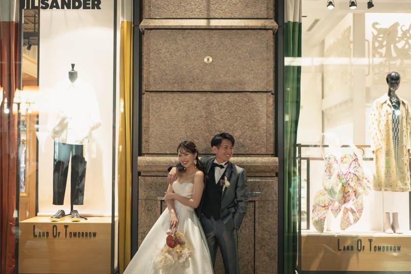 肩を組んだ仲良しショット