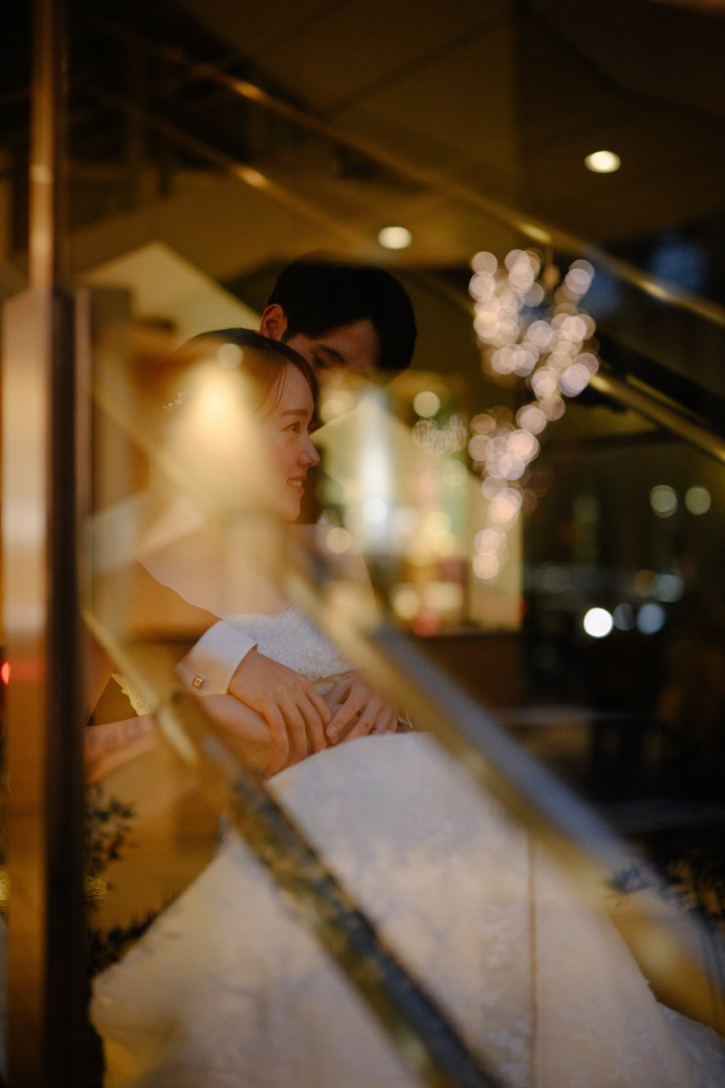 ガラス越しの幻想的な一枚