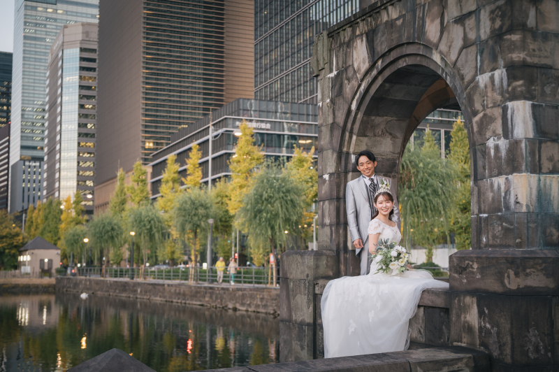 行列のできる撮影スポット、和田倉門は明るい時間に