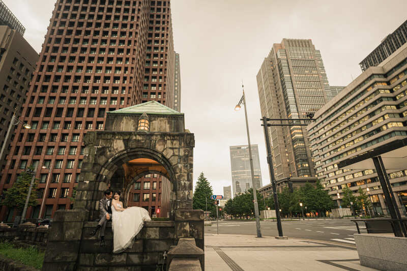 ビルに囲まれて