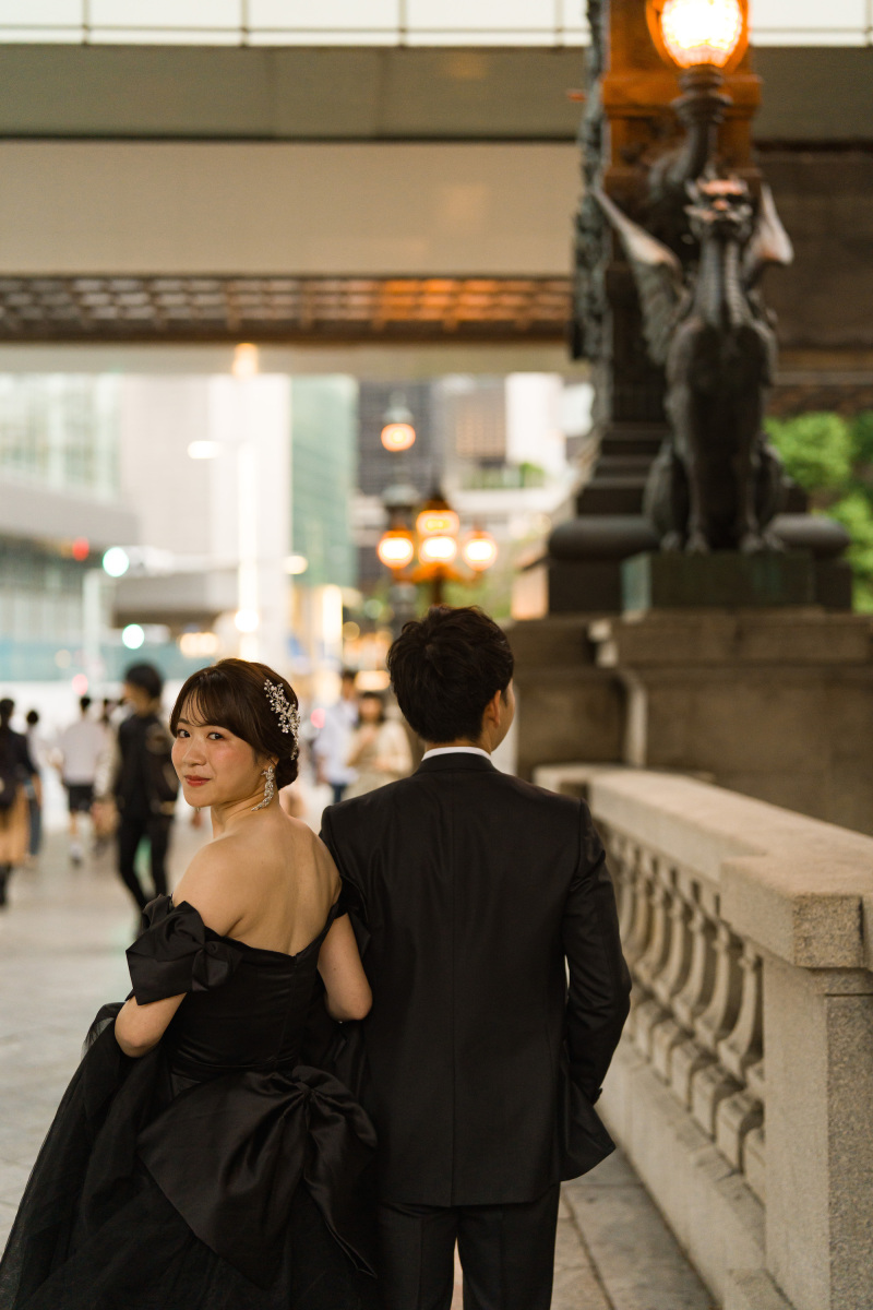 ブラックドレスの見返りポーズが美しいご新婦でした