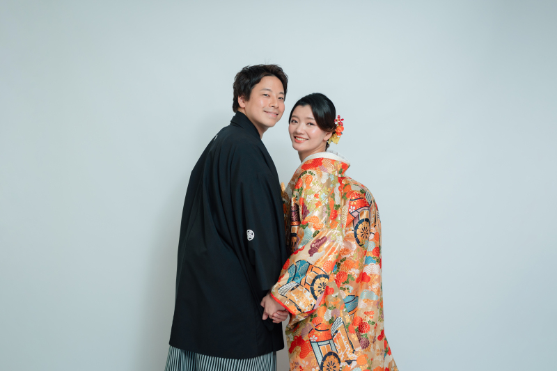 鮮やかな色打掛は