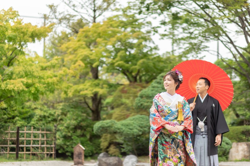 番傘を使って和装ならではの一枚