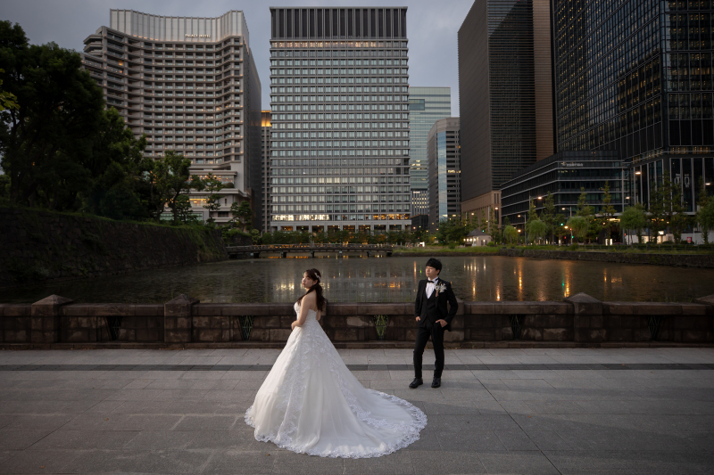 都会のビルに囲まれて