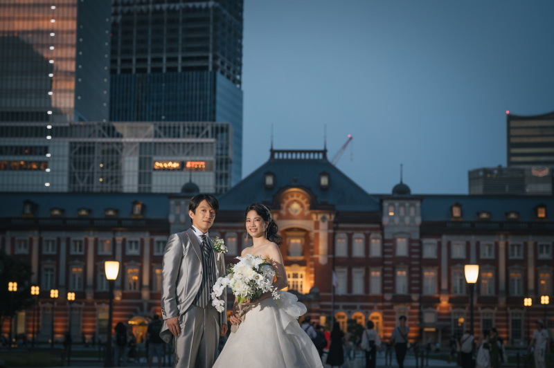 ライトアップが始まる東京駅