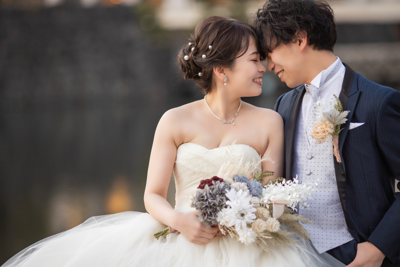 新婦様のブーケと新郎様のブートニアをおそろいに♡