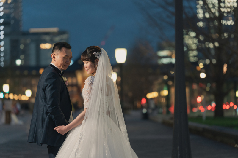 トワイライトタイムの東京駅前