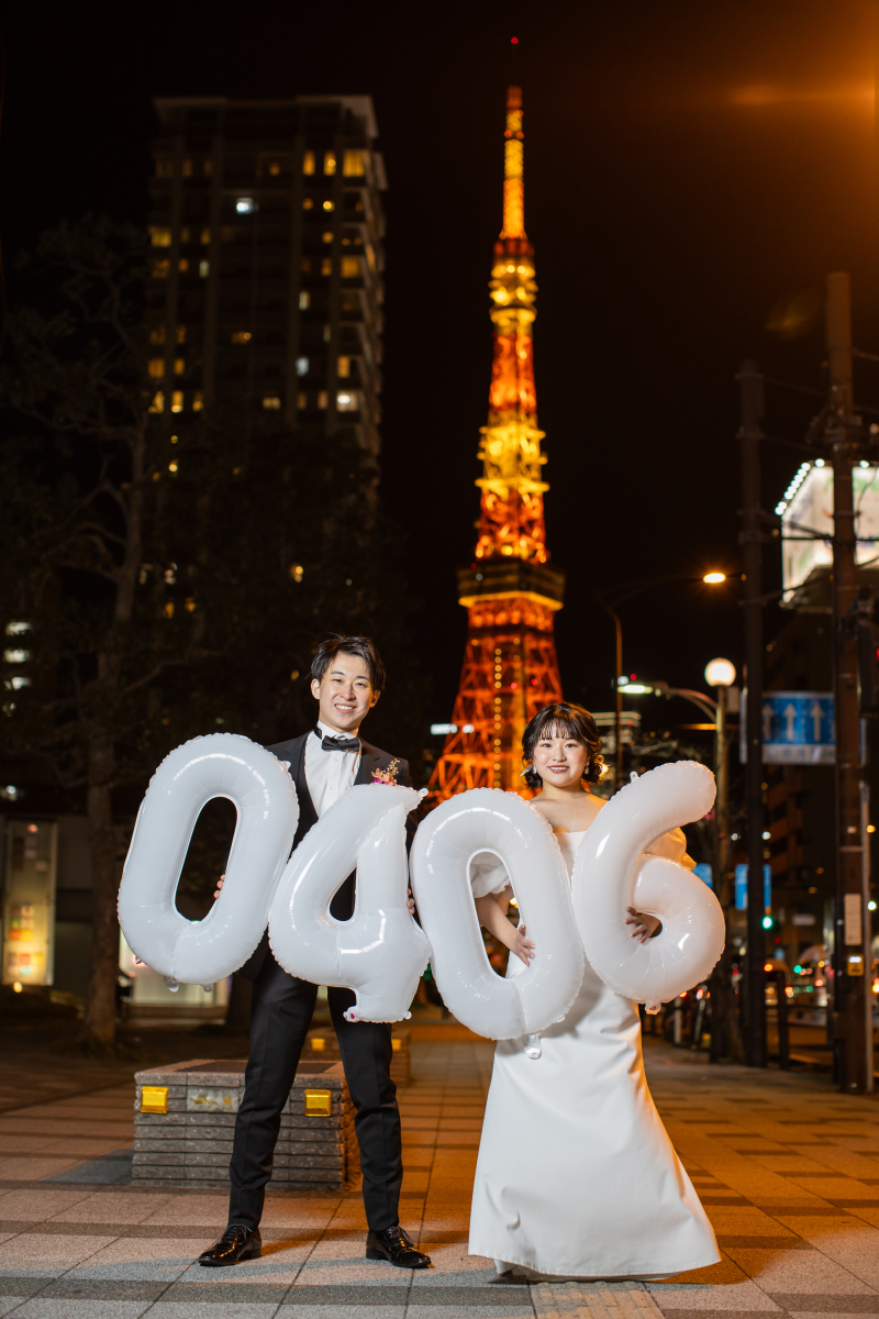 東京タワー前でバルーンと共に