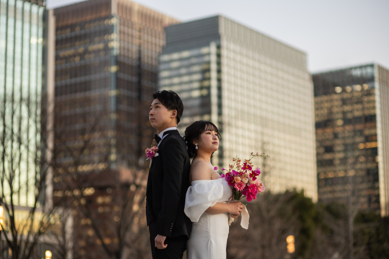 背中合わせのクールな一枚