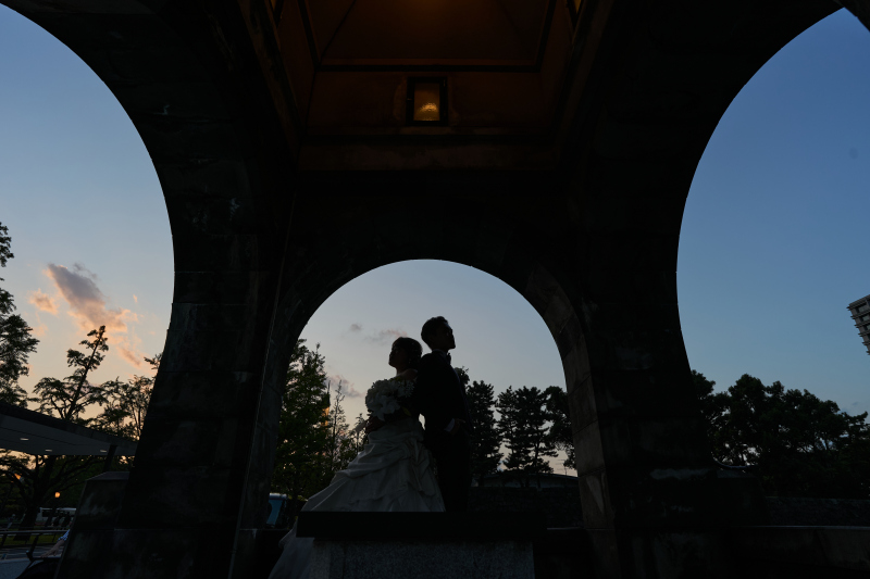 シルエットでドラマチックに