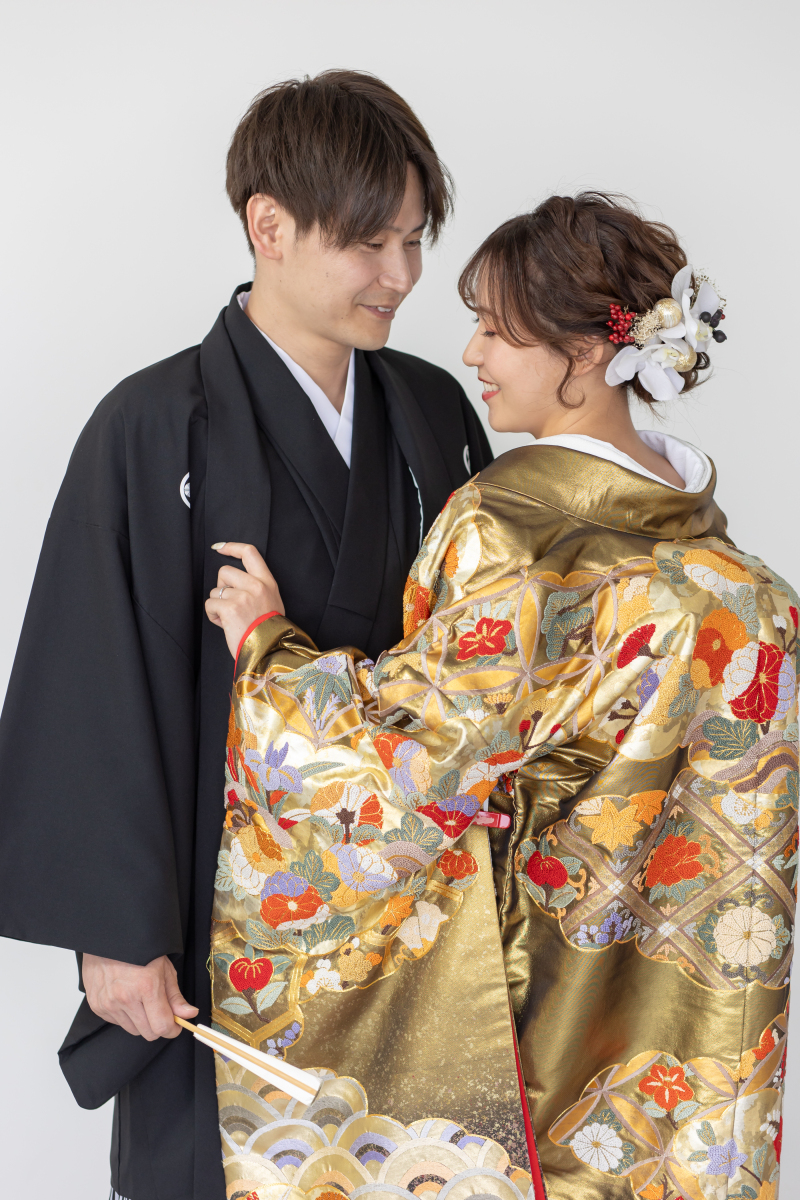 ゴージャスな金の色打掛！