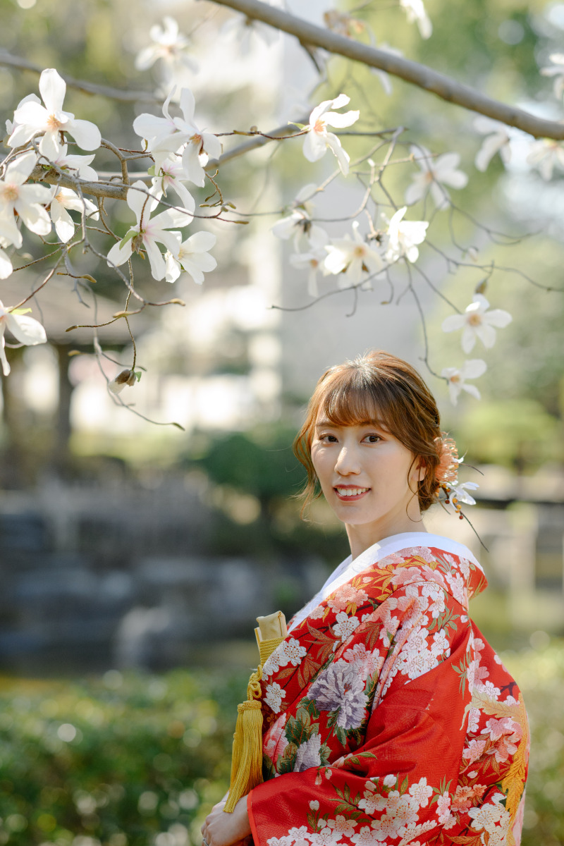 木蓮の木の下で