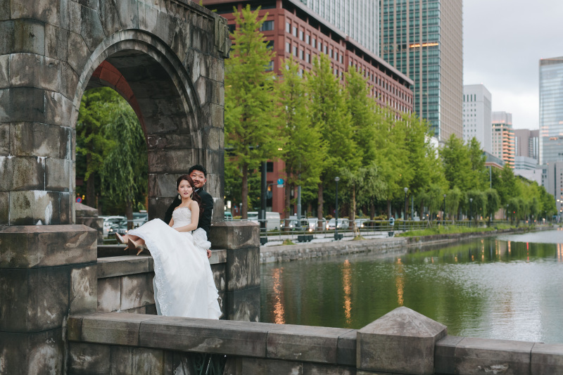 お二人で腰掛けて…