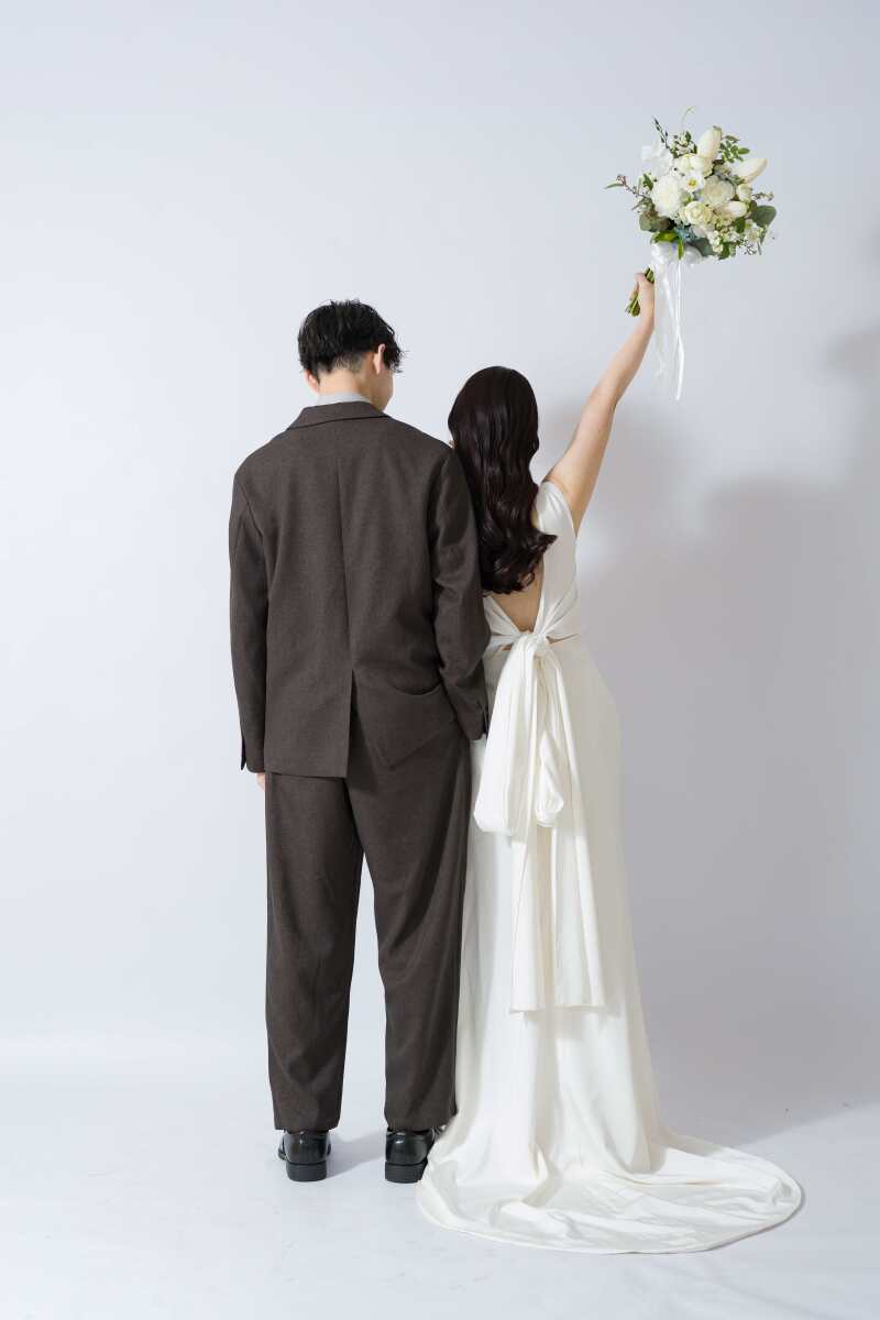 まずは後ろ姿から！