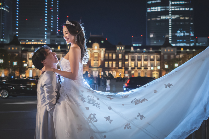 ドレスのトレーンが美しい撮影♡