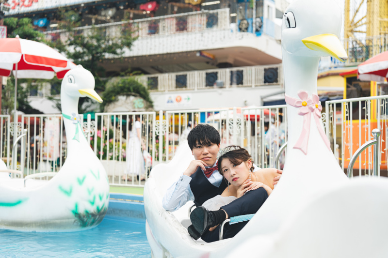 ふたりでスワンボートに乗ってアンニュイな雰囲気で