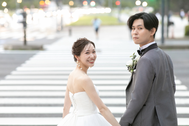 横断歩道で見返りショット♡