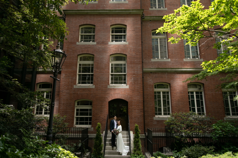 レンガの外壁がロマンティックな一号館美術館