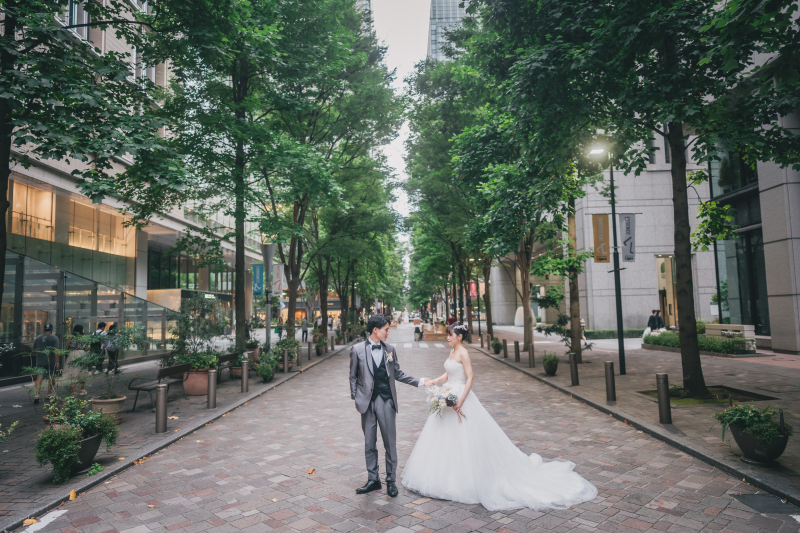 新緑が綺麗な仲通り