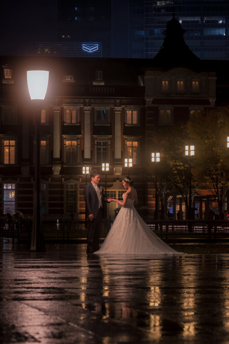 雨さえも味方につけて、ロマンチックなムードに。