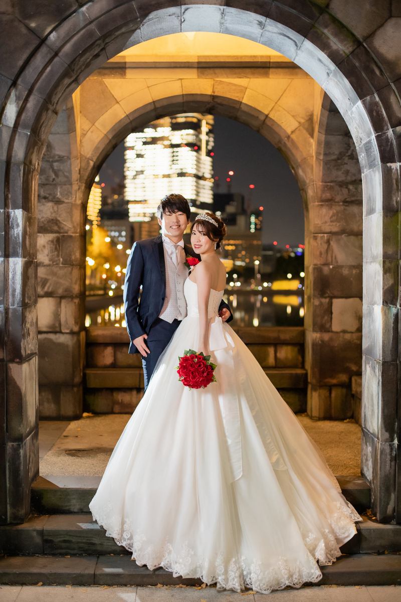 和田倉門のやぐらが絵画のように夜景を縁取って