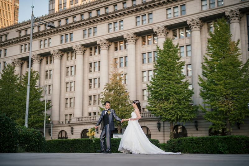 ウエディングドレスでロケーションフォトへ