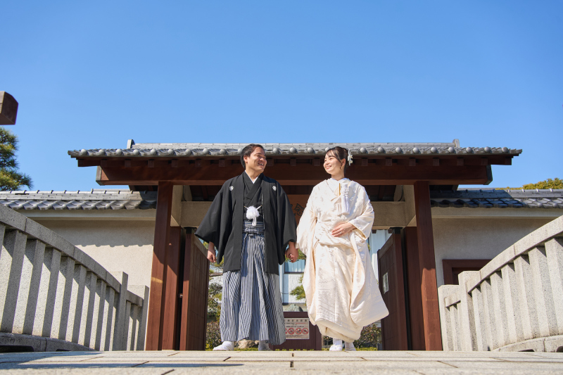 雲ひとつない快晴と白無垢