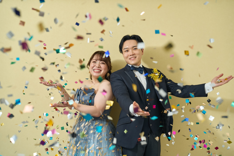 コンフェッティで明るくポップに