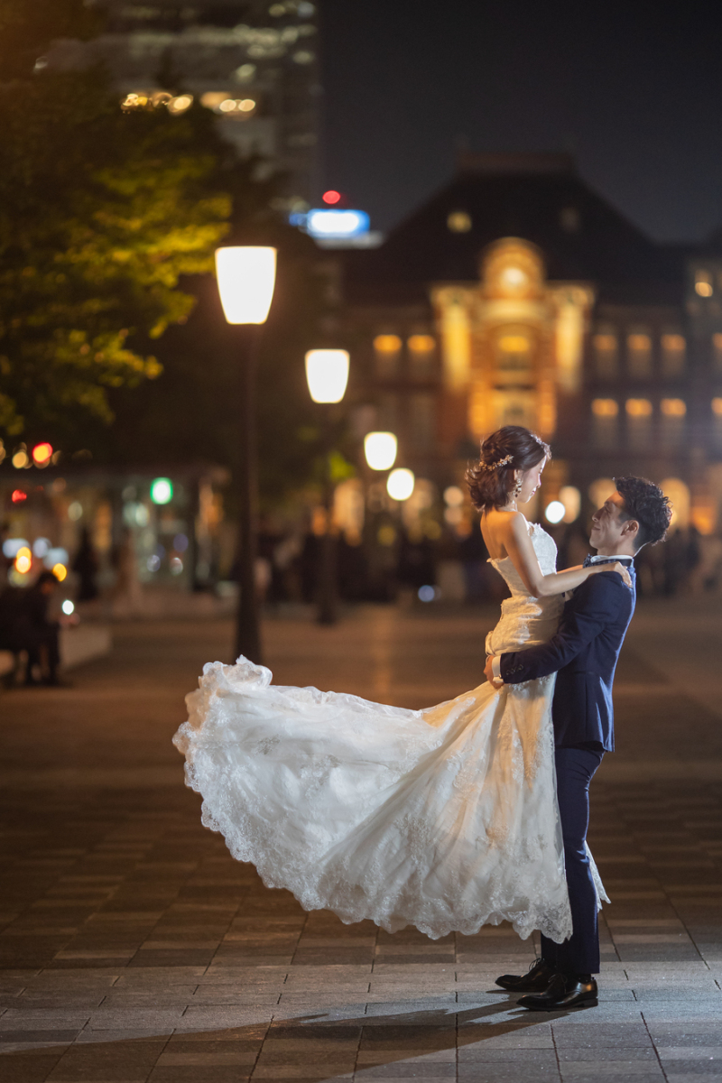 ドレスふんわり抱っこショット♡